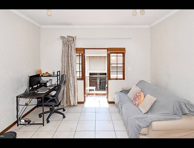 1 BEDROOM APARTMENT TO LET IN PAULSHOF